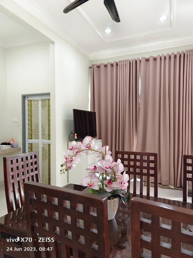 מראנג Homestay Yasmeen מראה חיצוני תמונה